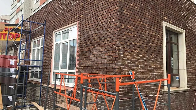 , brisk_brick, volgogradskiy_blok, keramzitobetonnye_bloki, oblitsovochnyy_kirpich, ral_3005, ryazan, dom