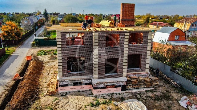 , perel, qbrick, tandem, oblitsovochnyy_kirpich, tsvetnye_kladochnye_smesi, belyy, krasno_korichnevyy, vkhodnaya_gruppa, dom, kladka, proekt