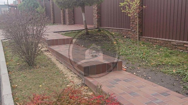 , stroeher, trotuarnaya_plitka, korichnevo_krasnyy, landshaftnyy_dizayn