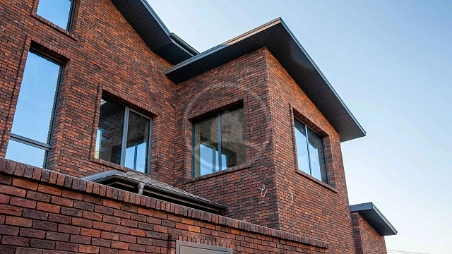 , brisk_brick, volgogradskiy_blok, keramzitobetonnye_bloki, oblitsovochnyy_kirpich, ral_3005, dom