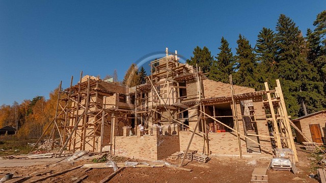 , perel, tandem, oblitsovochnyy_kirpich, tsvetnye_kladochnye_smesi, bavarskaya_kladka, belyy, dom