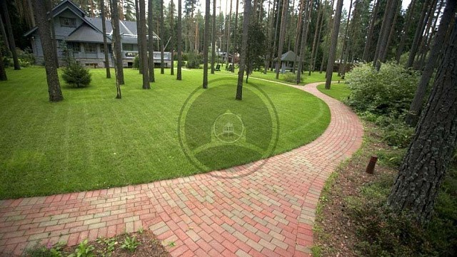 , trotuarnaya_plitka, krasnyy_pyestryy, landshaftnyy_dizayn