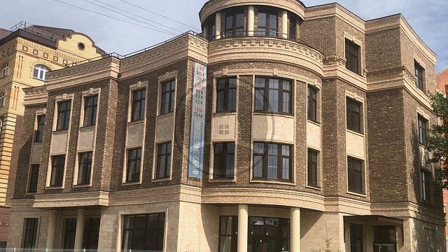 , bogandinskiy, oblitsovochnyy_kirpich, korichnevyy, seryy, dom