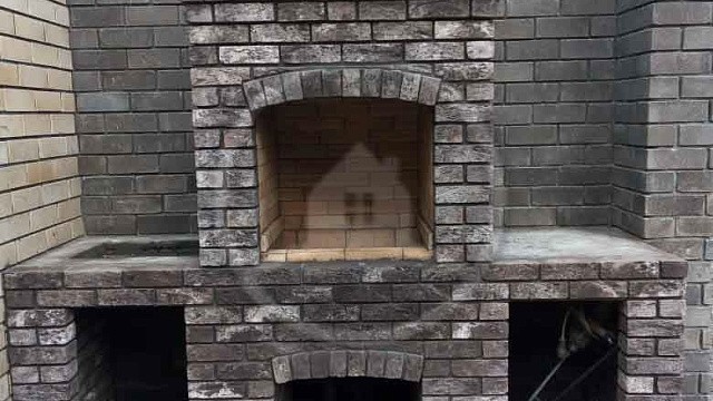 , tandem, oblitsovochnyy_kirpich, chernyy, dom