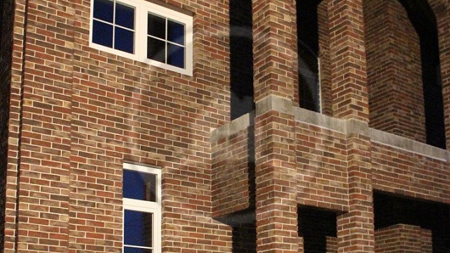 , tandem, oblitsovochnyy_kirpich, korichnevyy, dom