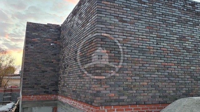 , skriabin_ceramics, oblitsovochnyy_kirpich, sero_chernyy, stena