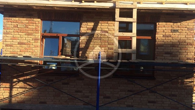 , tandem, keramicheskaya_cherepitsa, oblitsovochnyy_kirpich, korichnevyy, dom