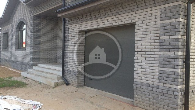 , galeco, qbrick, vodostochnye_sistemy, oblitsovochnyy_kirpich, seryy, chernyy, zabore, dom