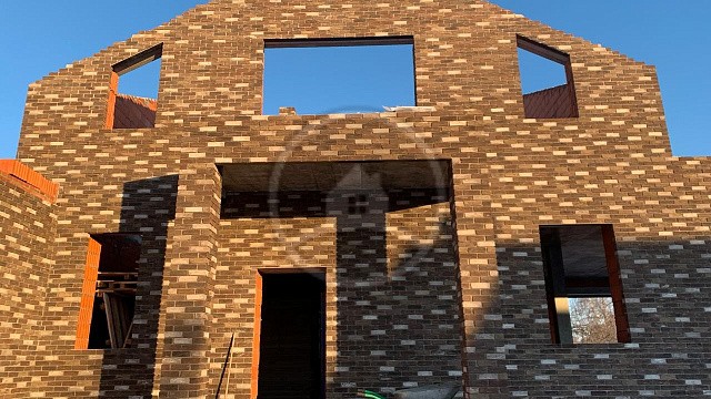 , tandem, oblitsovochnyy_kirpich, cherno_seryy, dom