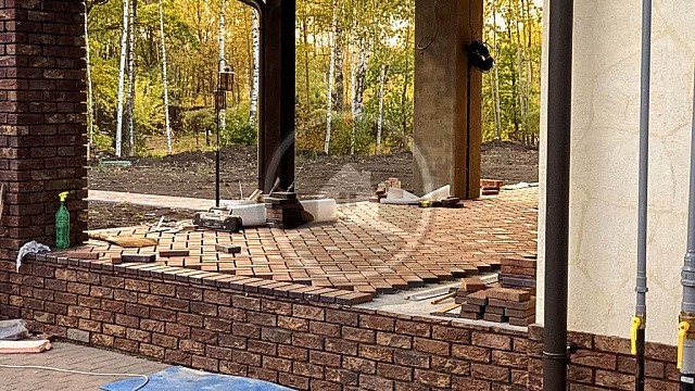 , feldhaus, tandem, klinkernaya_bruschatka, oblitsovochnyy_kirpich, korichnevyy, vkhodnaya_gruppa