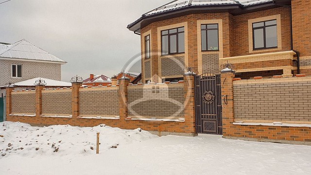 , galeco, grand_line, magma, perel, qbrick, tandem, vodostochnye_sistemy, zabory_i_vorota, metallocherepitsa, oblitsovochnyy_kirpich, sofity, tsvetnye_kladochnye_smesi, bavarskaya_kladka, bezhevyy, belyy, korichnevyy, semchino, dom, zabor, krysha