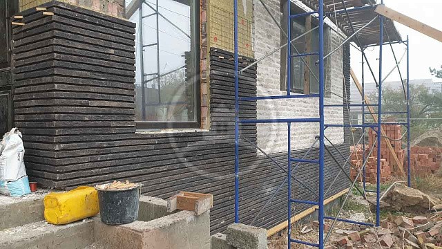 , tandem, oblitsovochnyy_kirpich, chernyy, dom