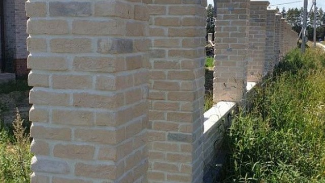 , perel, bogandinskiy, oblitsovochnyy_kirpich, tsvetnye_kladochnye_smesi, bezhevyy, belo_bezhevyy, belyy, zabor