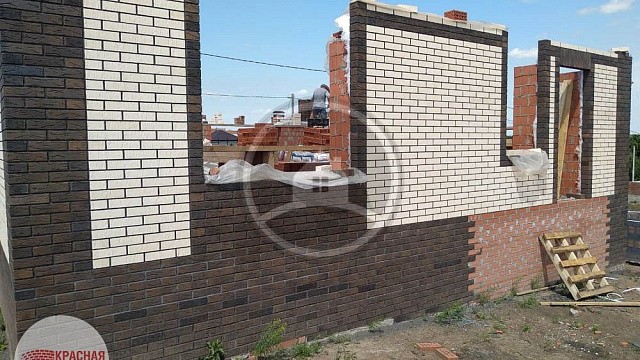 , perel, krasnaya_gvardiya, oblitsovochnyy_kirpich, bavarskaya_kladka, belyy, shokoladnyy, zabor