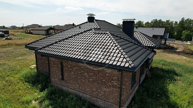 , tandem, oblitsovochnyy_kirpich, bordovyy, dom