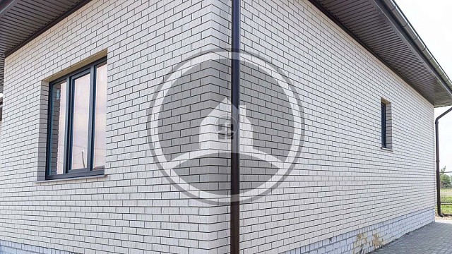 , krasnaya_gvardiya, oblitsovochnyy_kirpich, belyy, dom