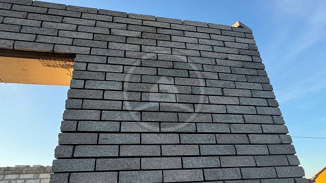 , qbrick, oblitsovochnyy_kirpich, bezhevo_seryy, dubrovichi, dom