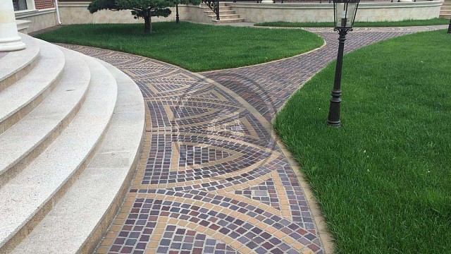 , trotuarnaya_plitka, krasnyy_miks, landshaftnyy_dizayn