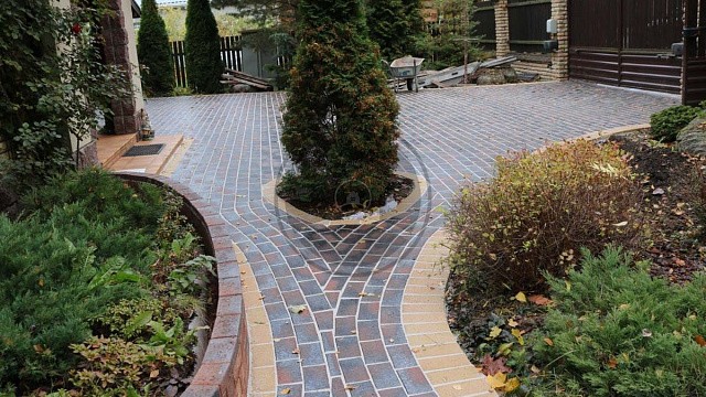 , trotuarnaya_plitka, krasnyy_miks, landshaftnyy_dizayn