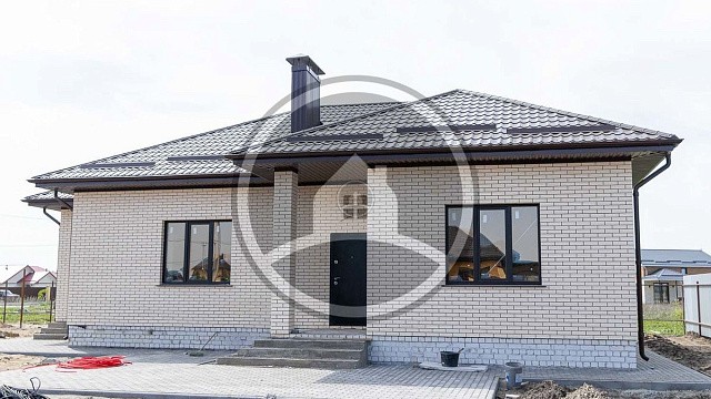 , krasnaya_gvardiya, oblitsovochnyy_kirpich, belyy, dom