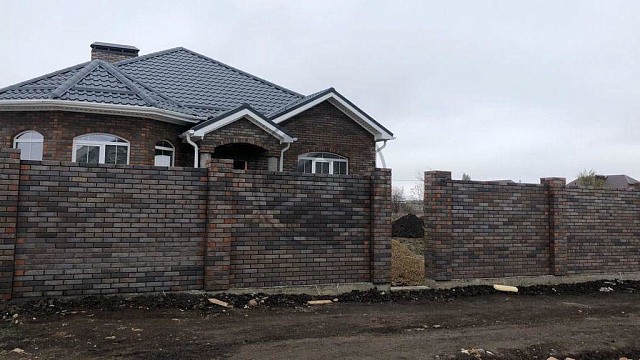 , slavyanskiy_kirpich, oblitsovochnyy_kirpich, bavarskaya_kladka, dom