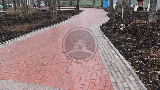 , trotuarnaya_plitka, krasnyy_pyestryy, landshaftnyy_dizayn